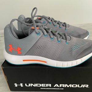 Under Armour BGS Pursuit Boys Sneakers ( Grey, Size 5)